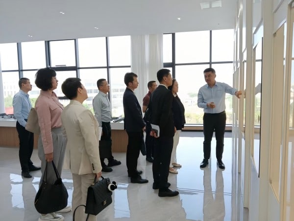 Delegation from China Chamber of Commerce for Import & Export of Machinery & Electronic Products Visits TKG
